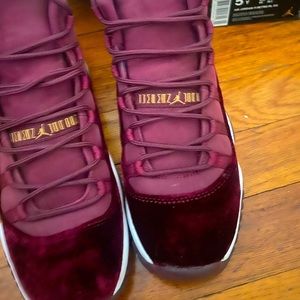 Air Jordan 11 Velvet